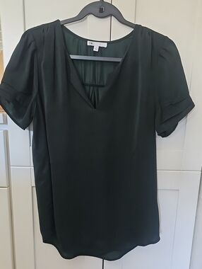 DR2 Forest Green V-Neck Short Sleeve Blouse
